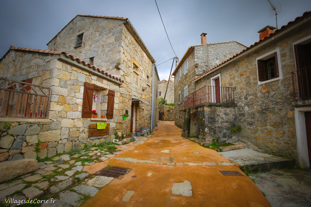 Village - Altagène