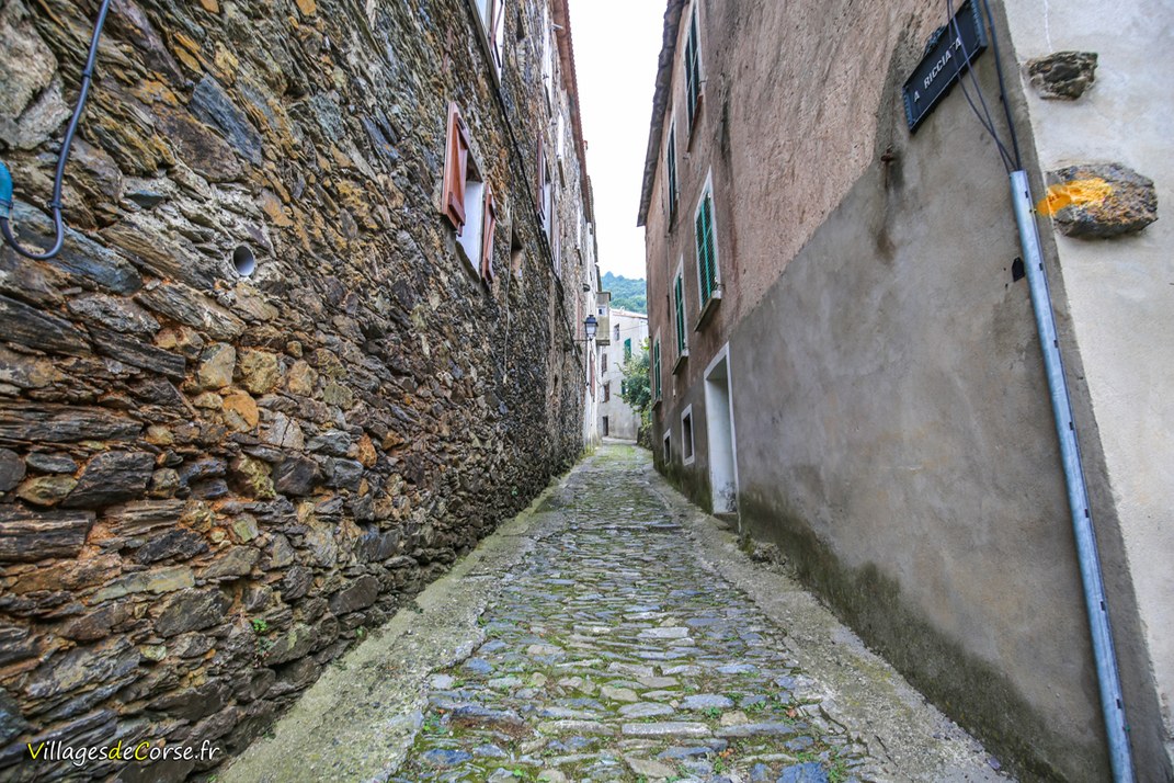 Alley - Santa Maria Poggio