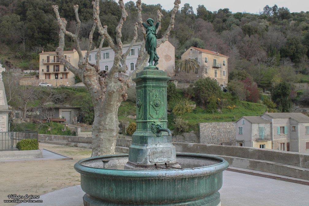 Fontaine place de l'Eglise - Lucciana