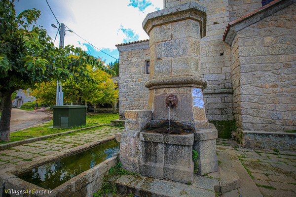 Fontaine de l'Eglise - Arbellara