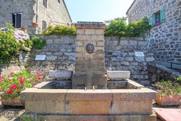 Fontaine de Calipretu - Casalabriva