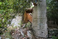 Première maison en ruine